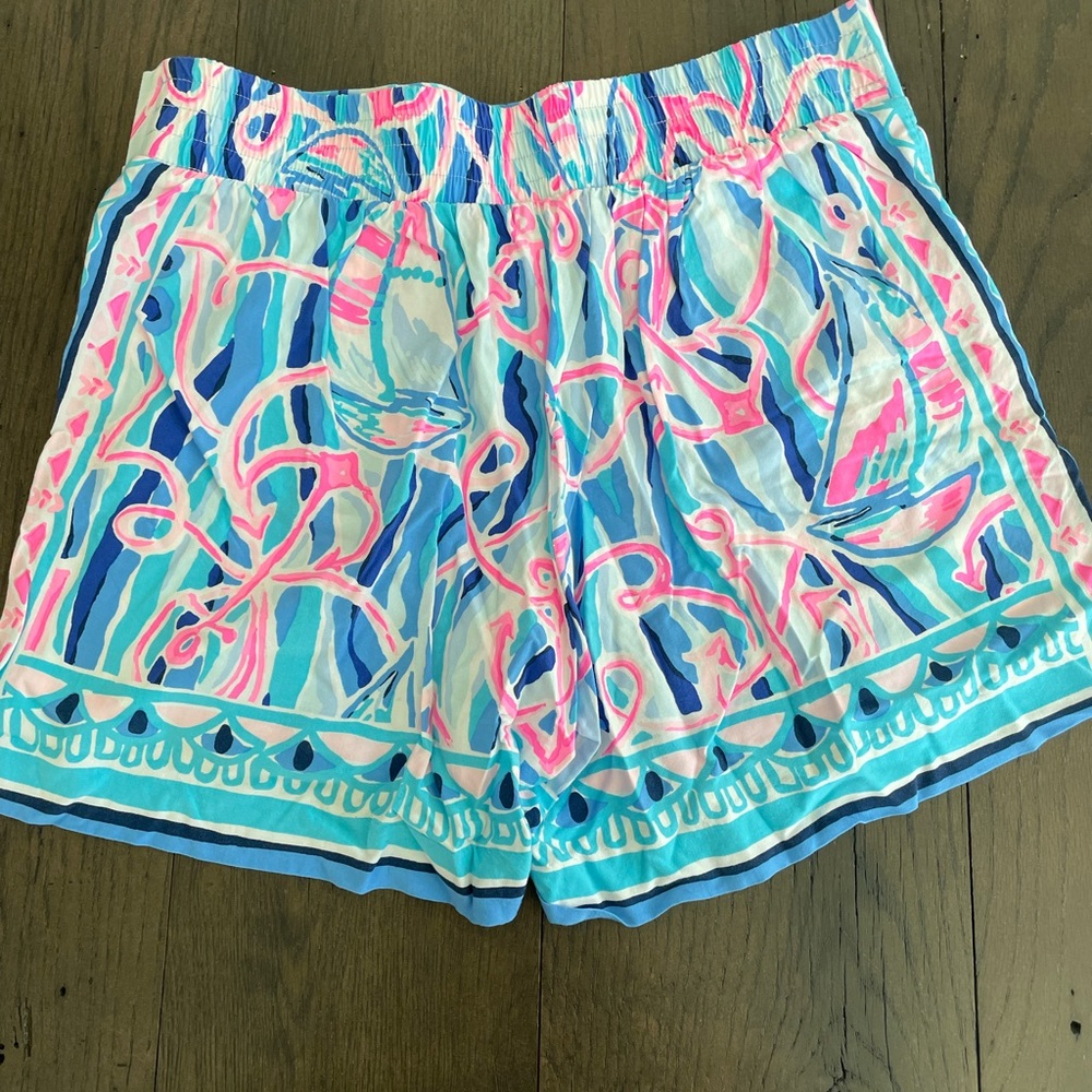 Lilly pulitzer anchor short rayon size xs.